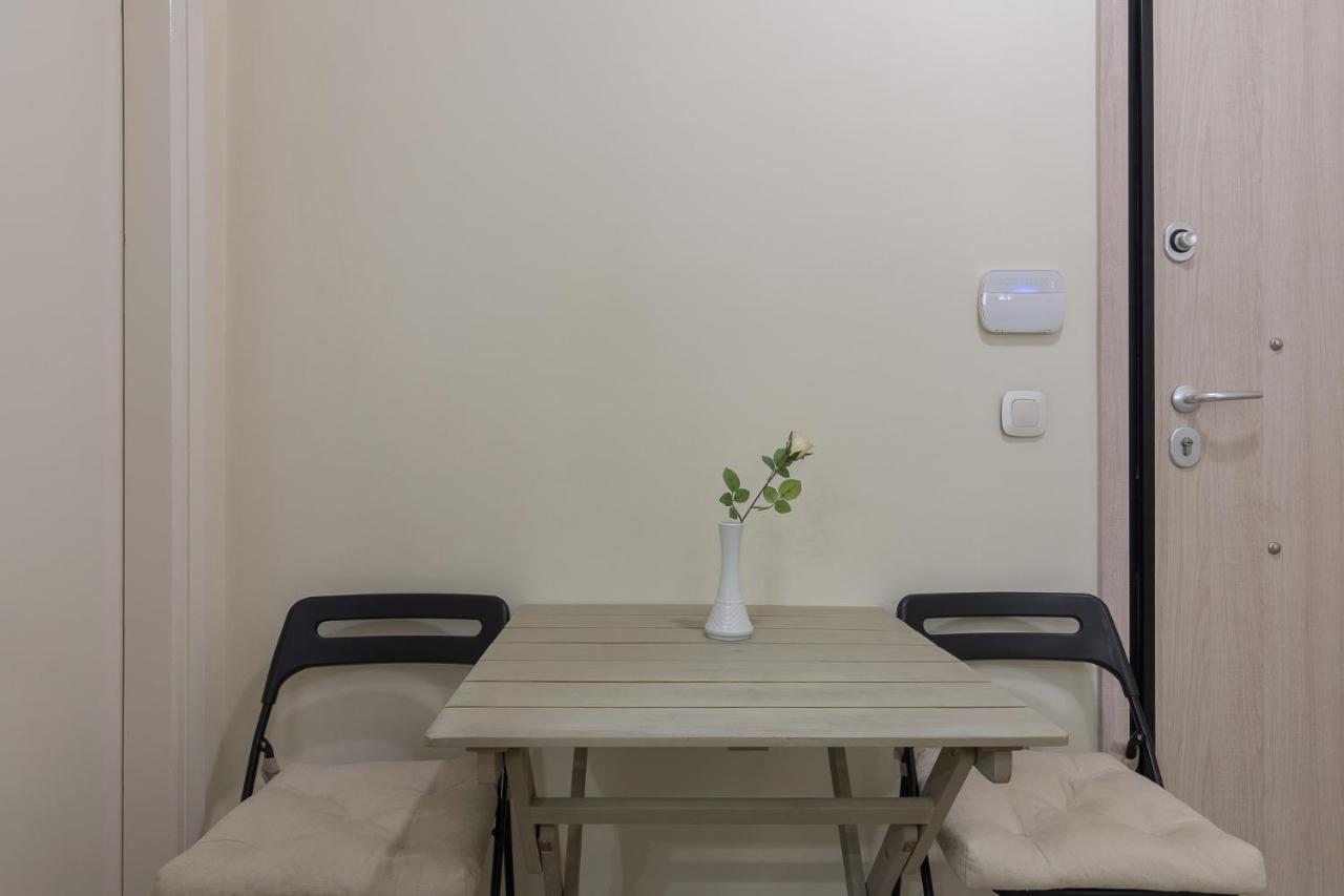 Beautiful And Spacious Apartment In Pagrati Atenas Exterior foto