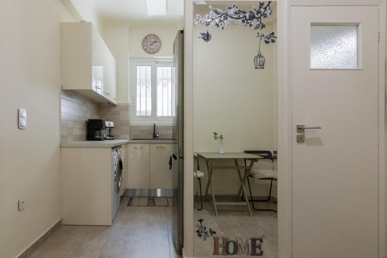 Beautiful And Spacious Apartment In Pagrati Atenas Exterior foto